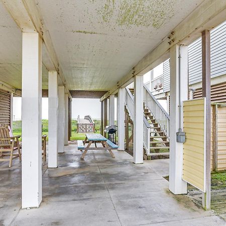 Beachfront Texas Retreat - 2 Decks, Patio And Views! Surfside Beach Zewnętrze zdjęcie