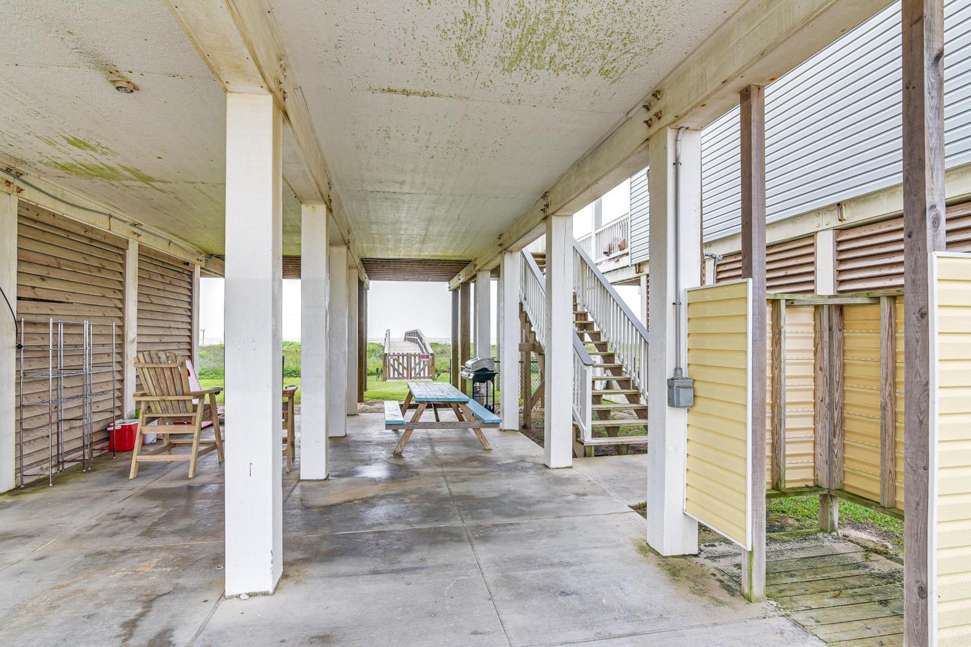 Beachfront Texas Retreat - 2 Decks, Patio And Views! Surfside Beach Zewnętrze zdjęcie