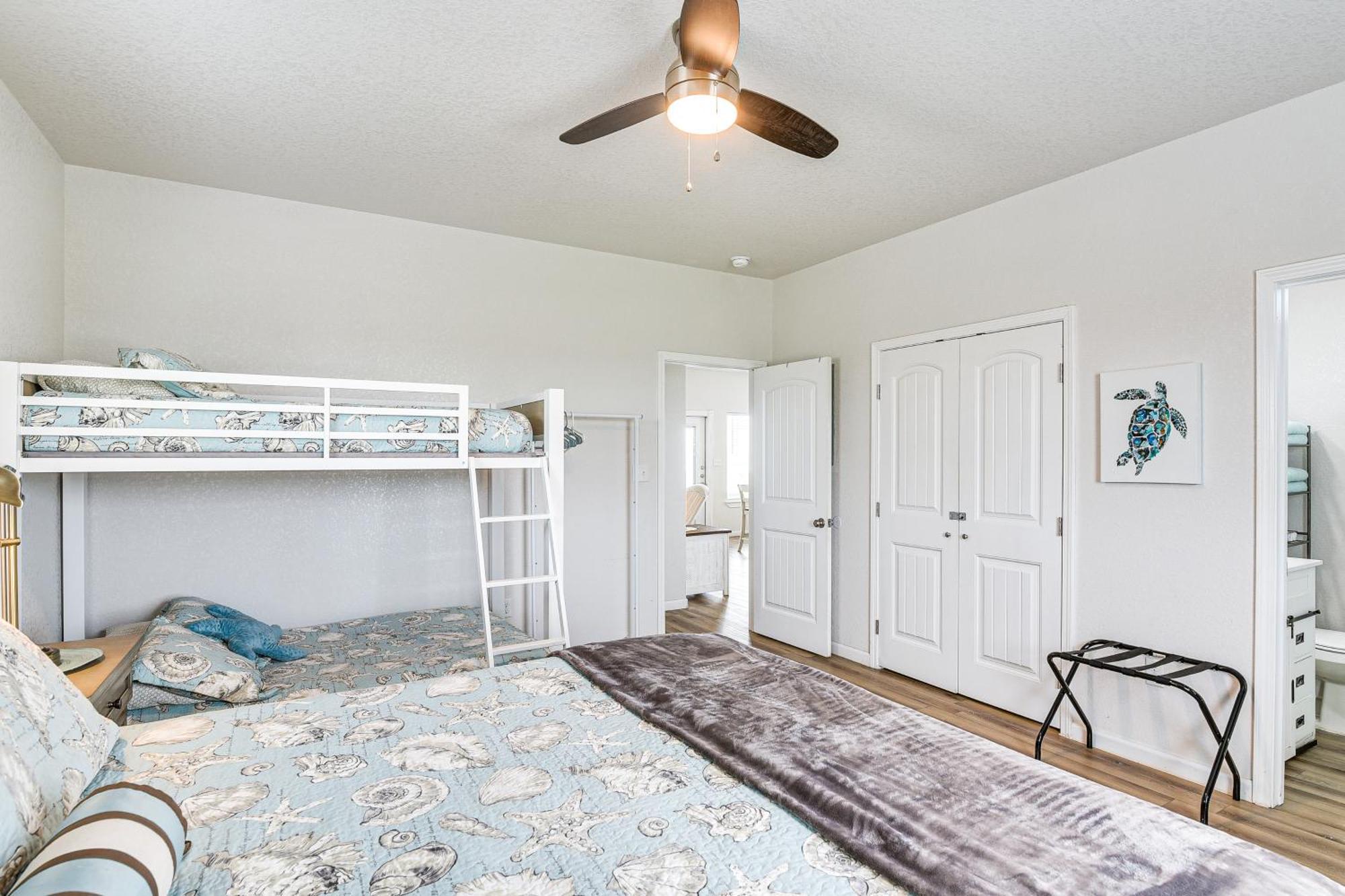 Beachfront Texas Retreat - 2 Decks, Patio And Views! Surfside Beach Zewnętrze zdjęcie