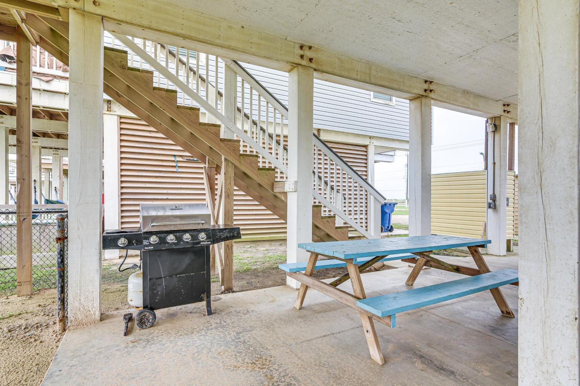Beachfront Texas Retreat - 2 Decks, Patio And Views! Surfside Beach Zewnętrze zdjęcie